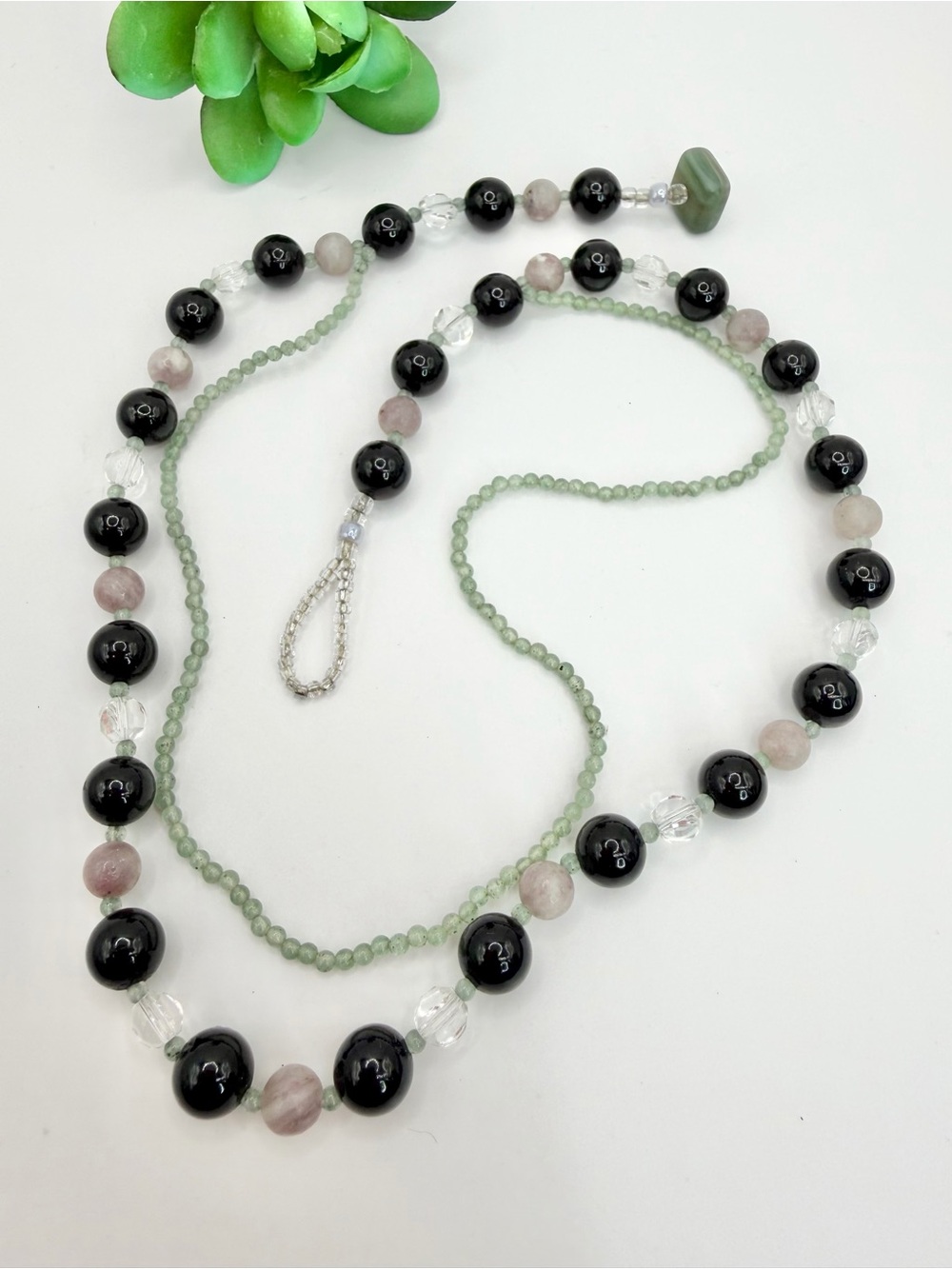 Elegant Green and Black Beaded Women's Necklace
